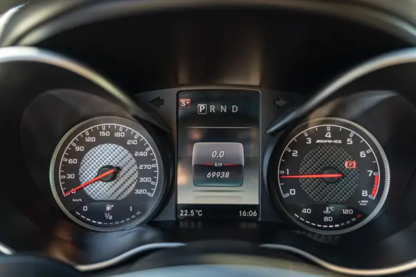 Mercedes-Benz AMG GT Speedshift 7G-DCT 9