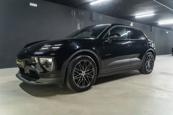 Porsche Macan Electric 4 4