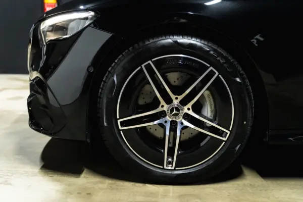 Mercedes-Benz E 300 de 3