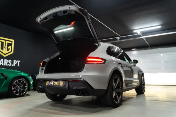Porsche Macan T 28