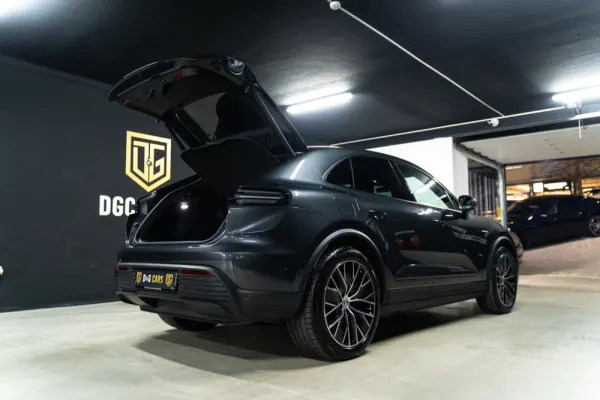 Porsche Macan Standard 31