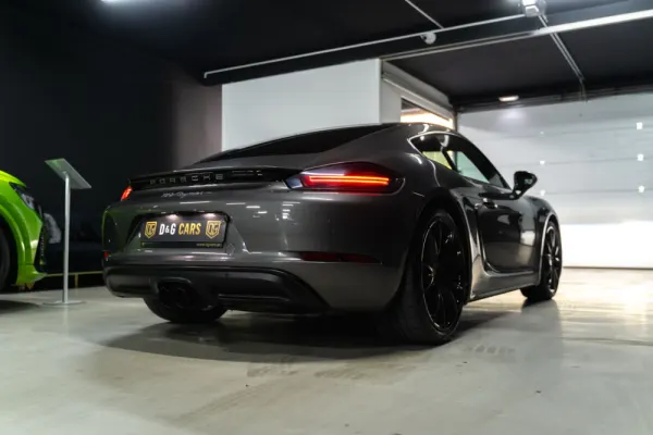 Porsche 718 Cayman 2.0 PDK 21