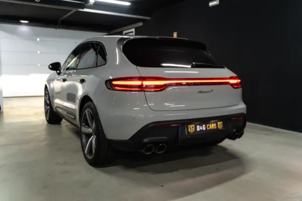 Porsche Macan T 2