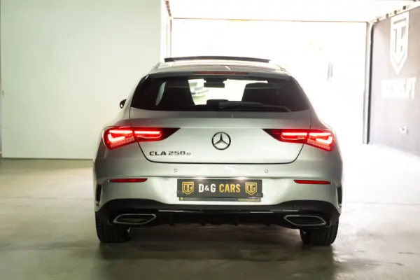 Mercedes-Benz CLA 250 e 8G-DCT AMG Line 23