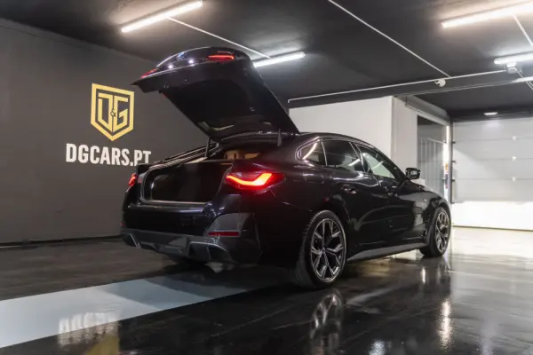 BMW i4 eDrive40 Pack Desportivo M 21