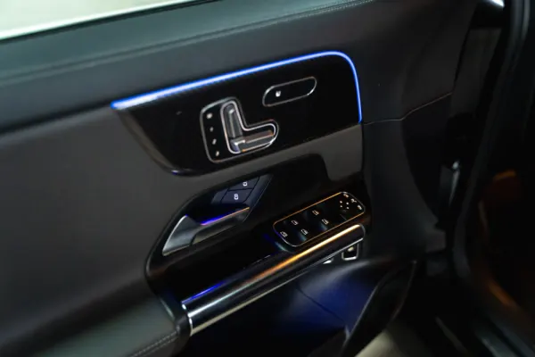 Mercedes-Benz GLA 250 e AMG Line 6