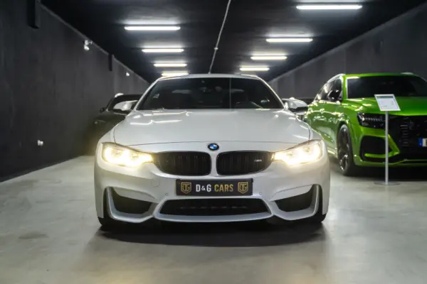 BMW M4 Auto 25