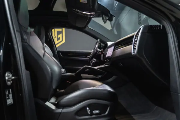 Porsche Cayenne Coupé E-Hybrid 18