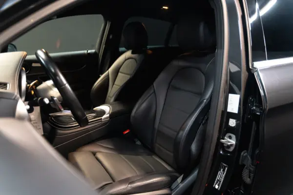 Mercedes-Benz GLC 300 de Coupé 4Matic 10