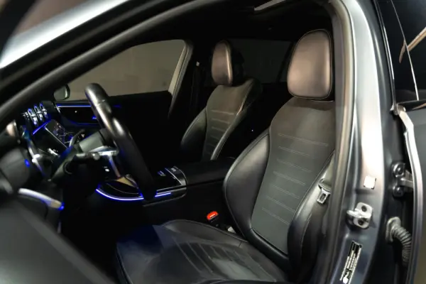 Mercedes-Benz C 300 e AMG Line 9