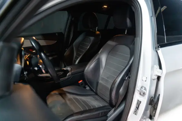 Mercedes-Benz GLC 300 d Coupé 4Matic 12