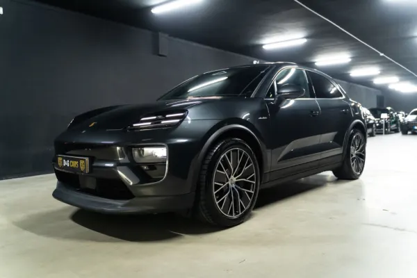 Porsche Macan Standard 2