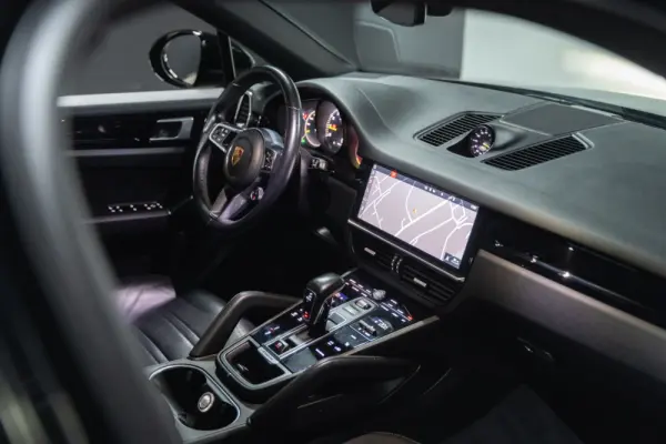 Porsche Cayenne Coupé E-Hybrid 17