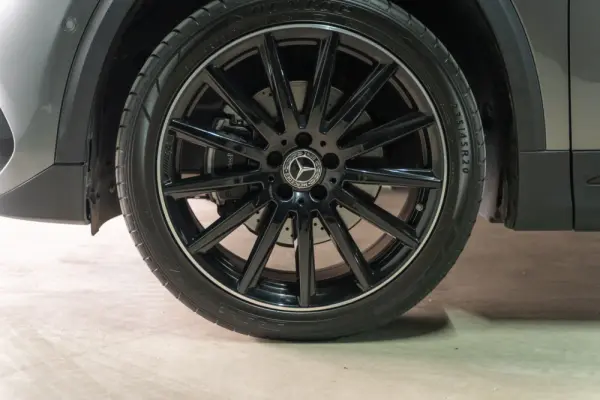 Mercedes-Benz GLA 250 e 8G-DCT AMG Line 5