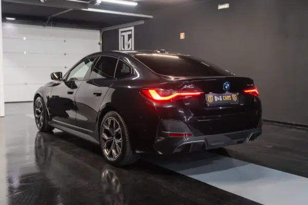 BMW i4 eDrive40 Pack Desportivo M 19