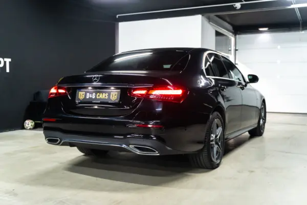 Mercedes-Benz E 300 de AMG Line 3
