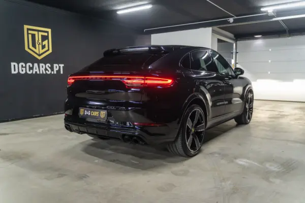 Porsche Cayenne Coupé E-Hybrid 3