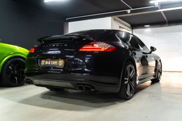Porsche Panamera Turbo S PDK 29