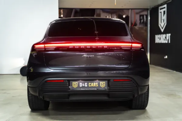 Porsche Macan Standard 6