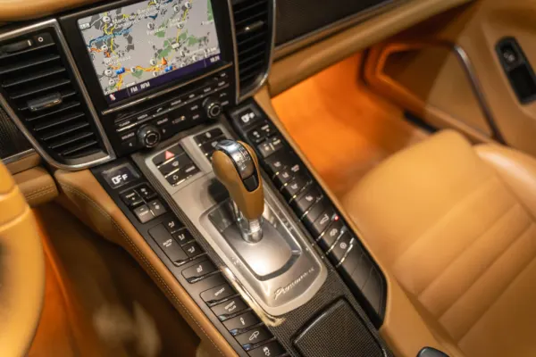 Porsche Panamera Turbo S PDK 16