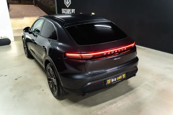 Porsche Macan Standard 3