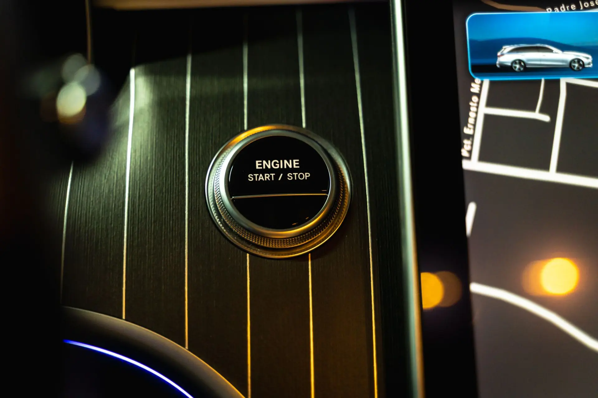 Mercedes-Benz C 300 e AMG Line 13