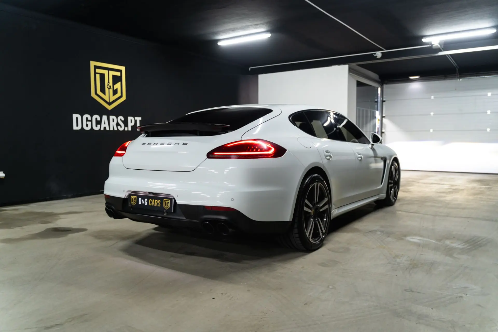 Porsche Panamera Standard 8