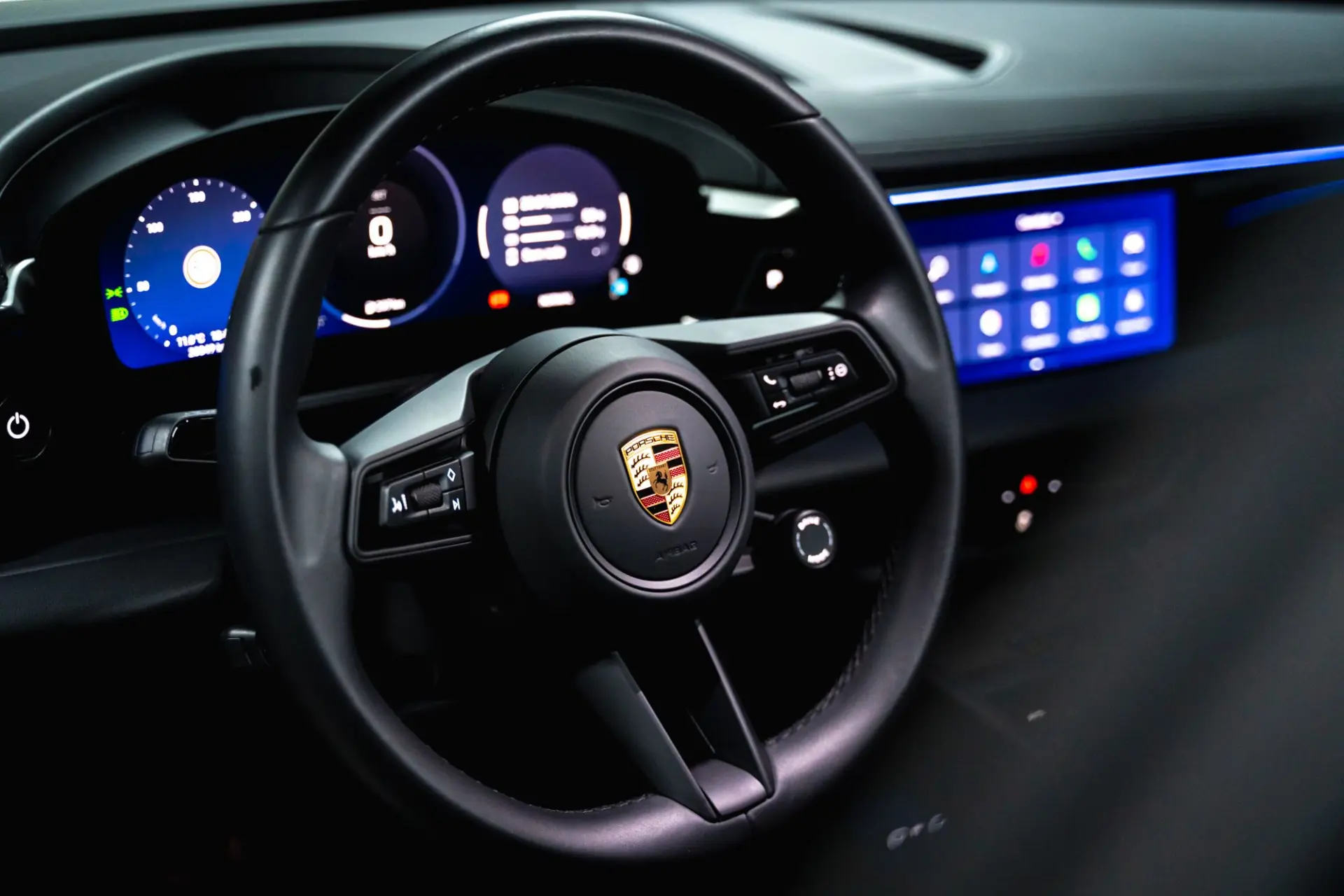 Porsche Macan Electric 4 13