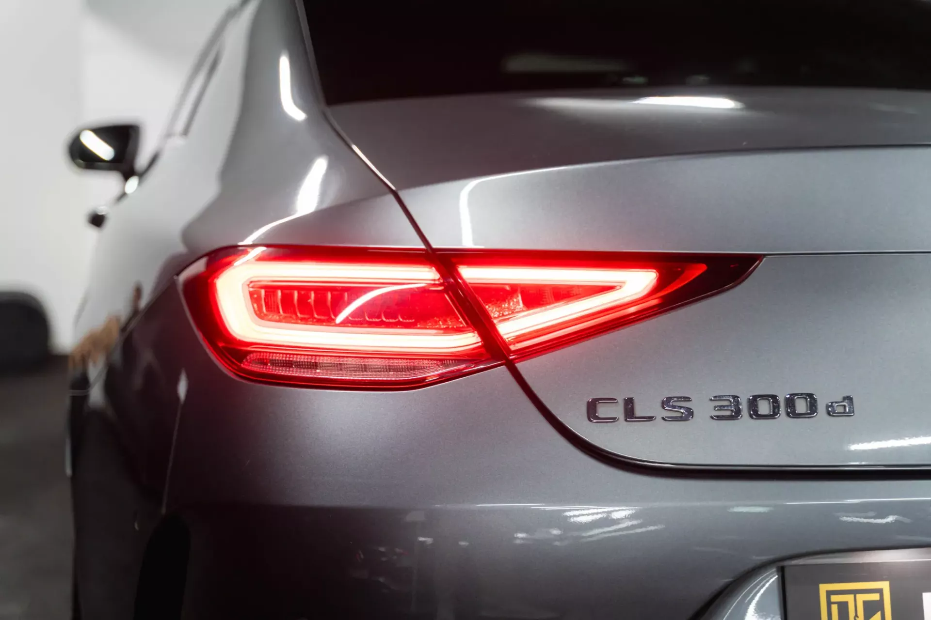 Mercedes-Benz CLS 300 13