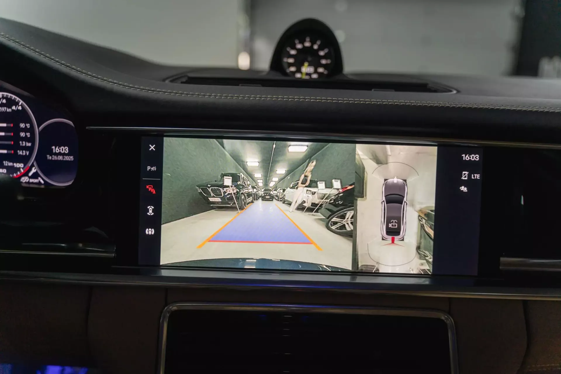 Porsche Panamera Panamera 4S 17