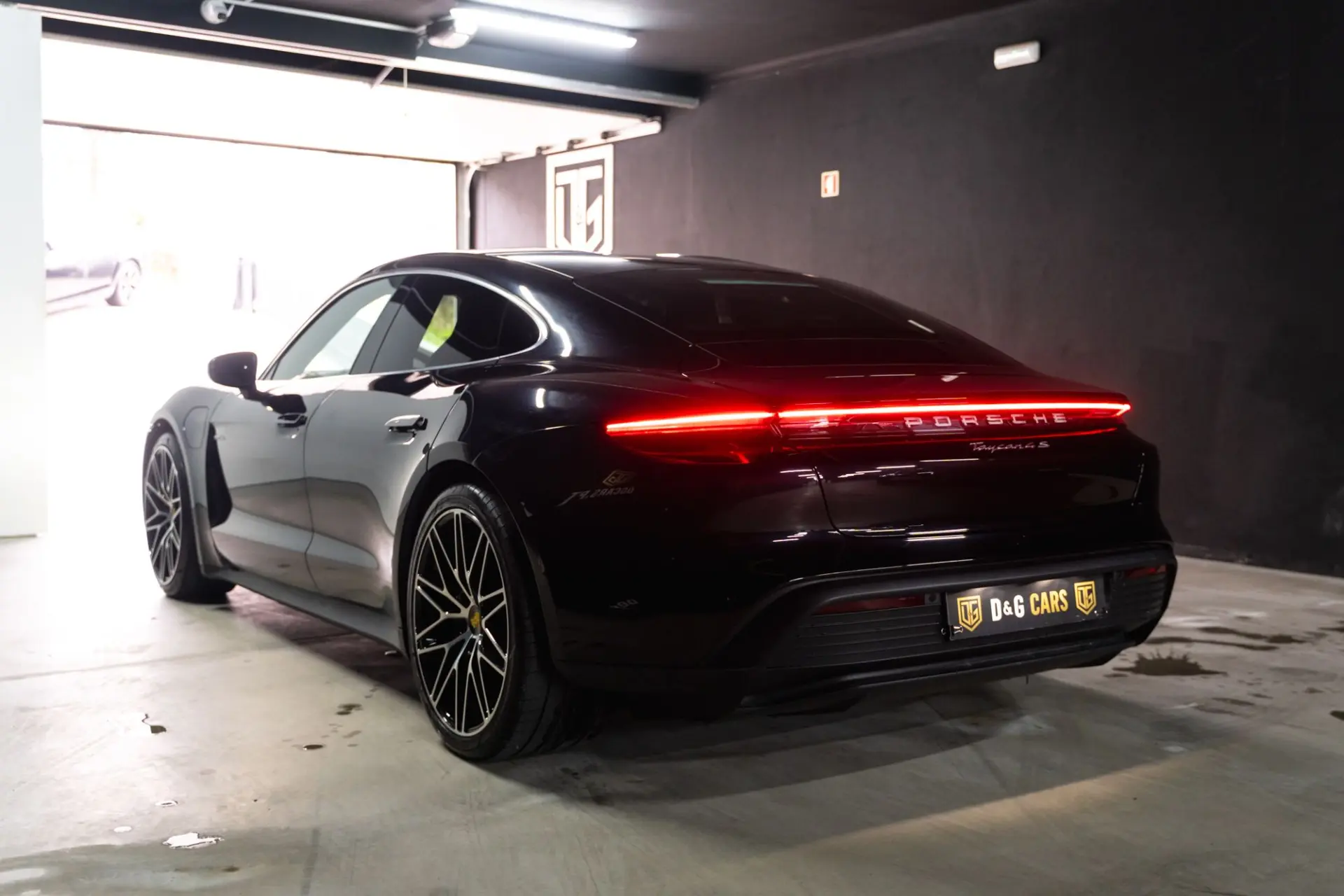 Porsche Taycan 4S 17