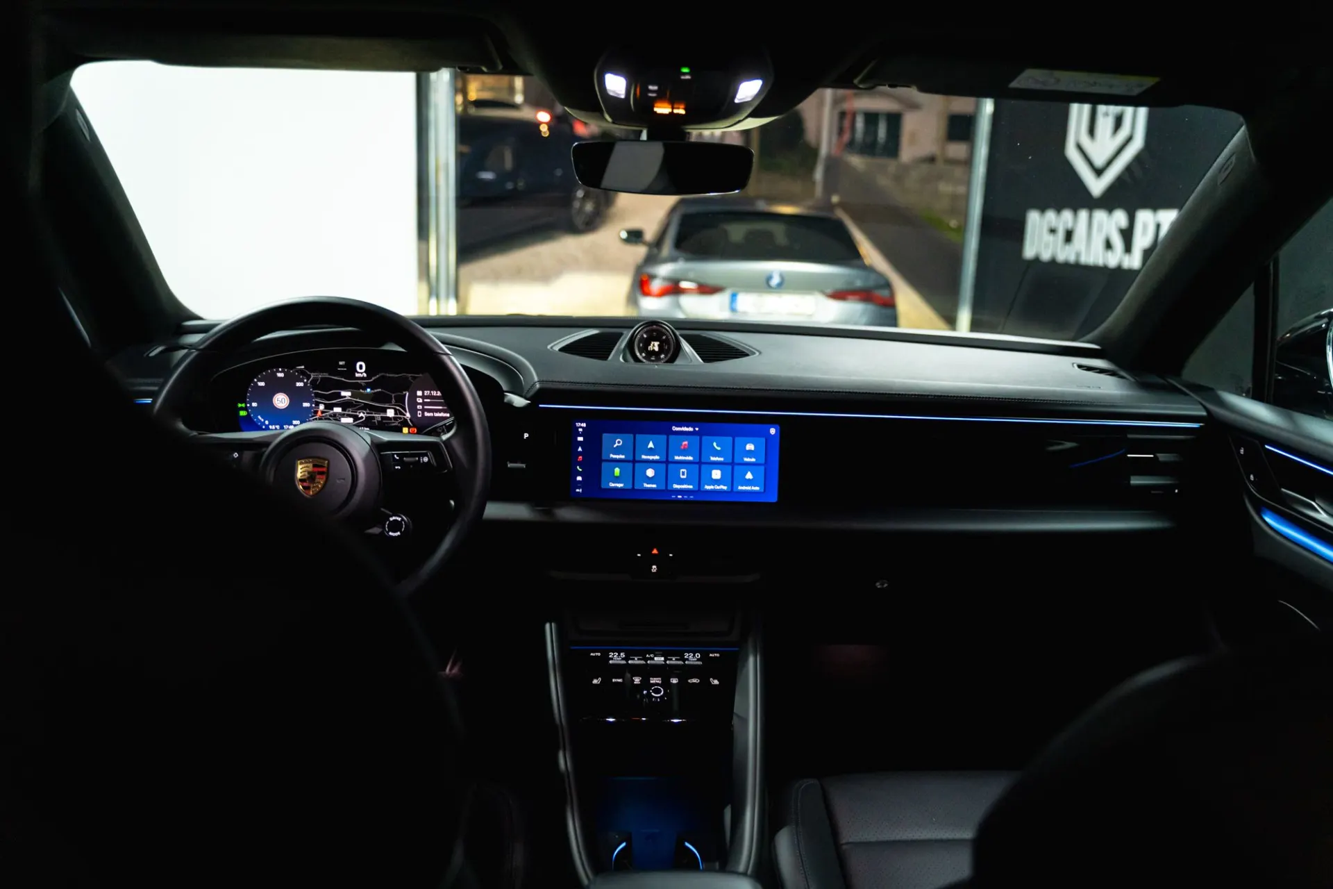 Porsche Macan Standard 22