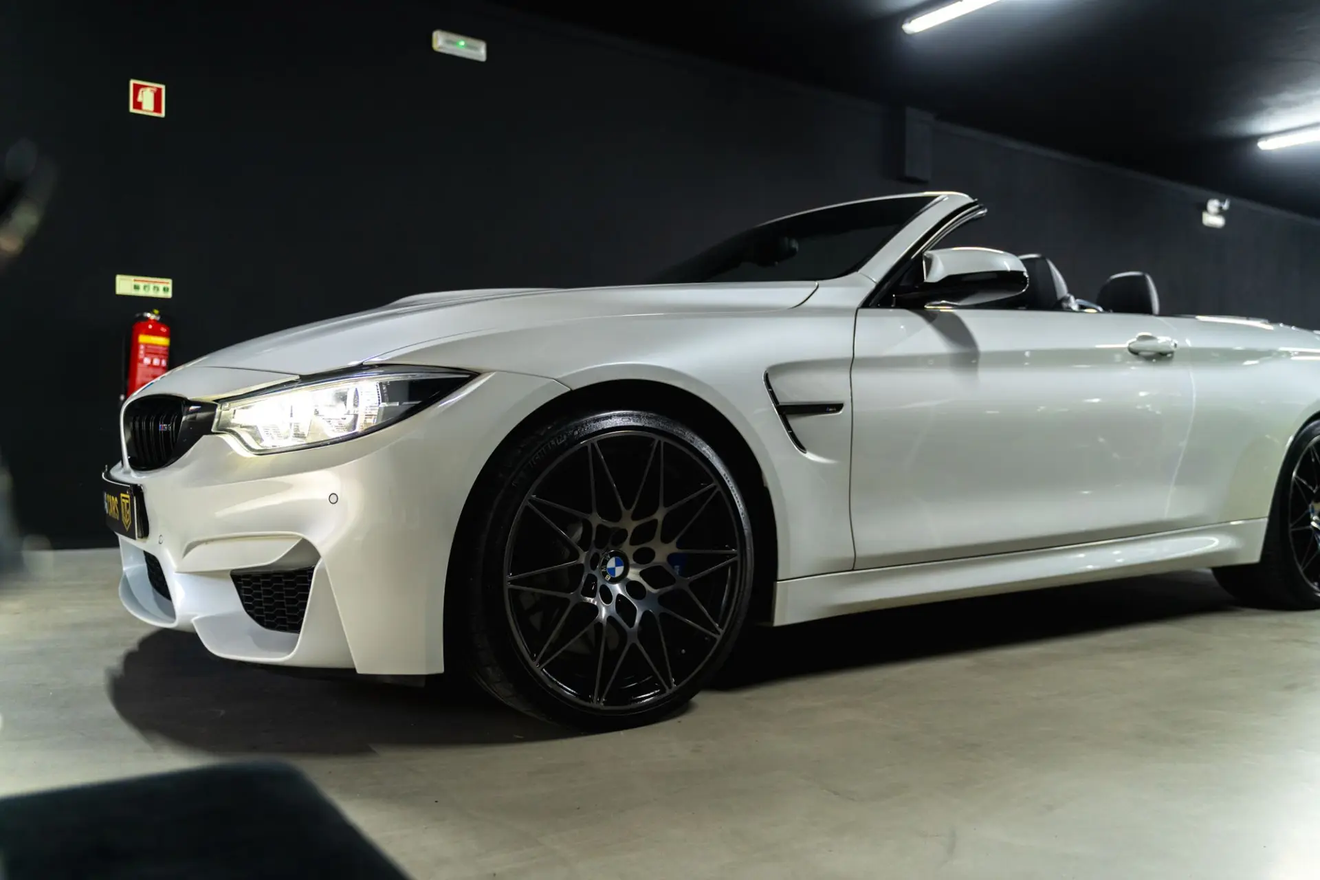 BMW M4 Auto 23