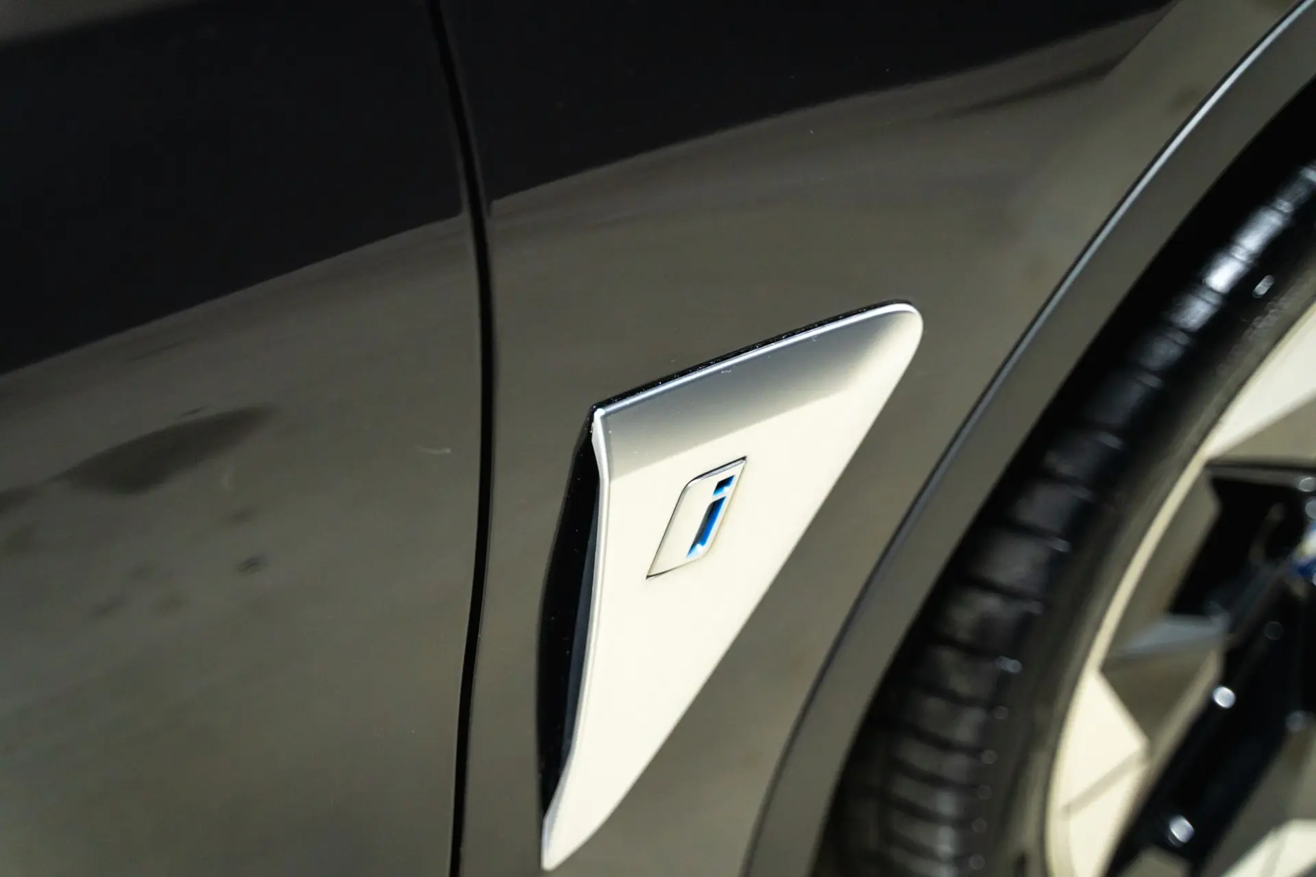 BMW iX3 Inspiring 24