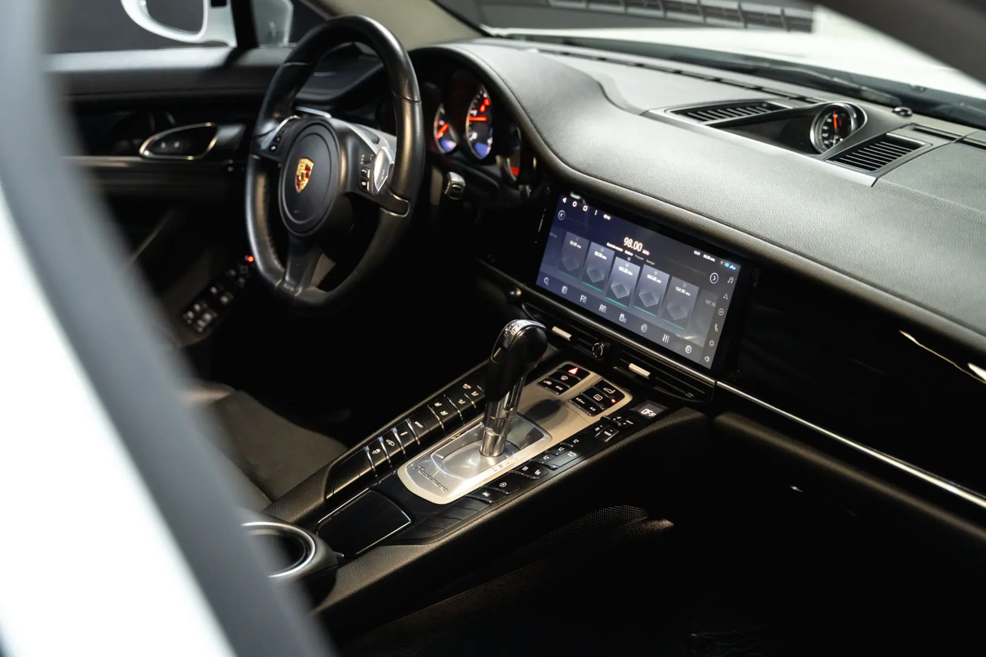 Porsche Panamera Standard 22