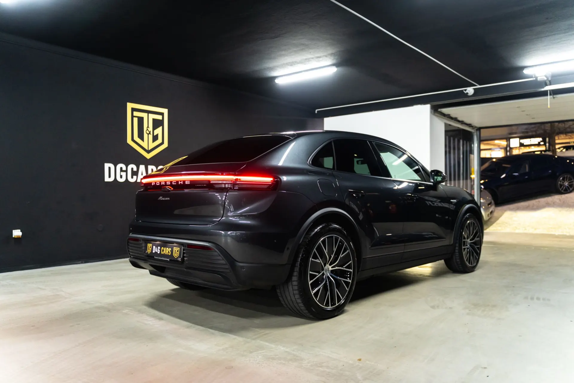 Porsche Macan Standard 7