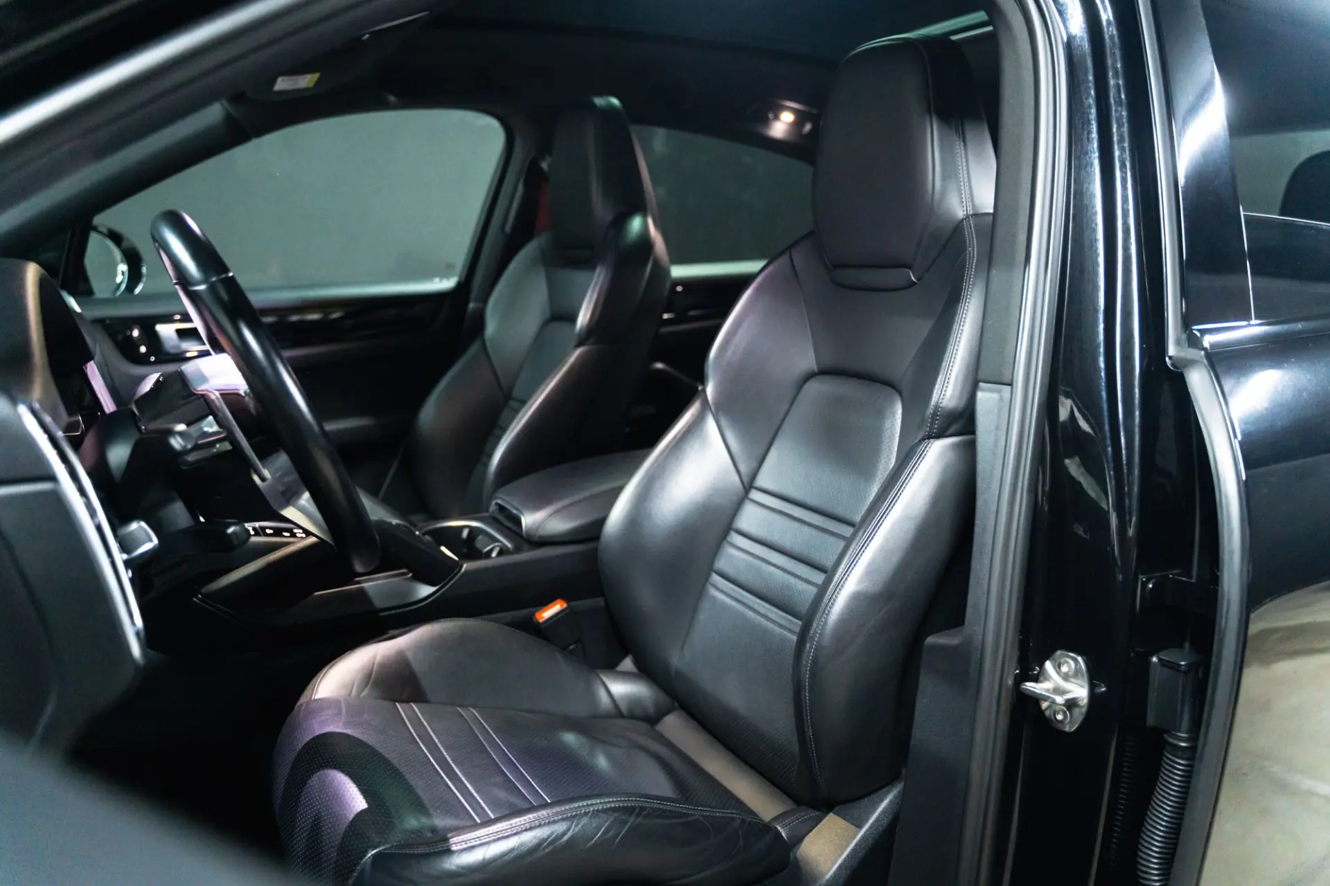 Porsche Cayenne Coupé E-Hybrid 14