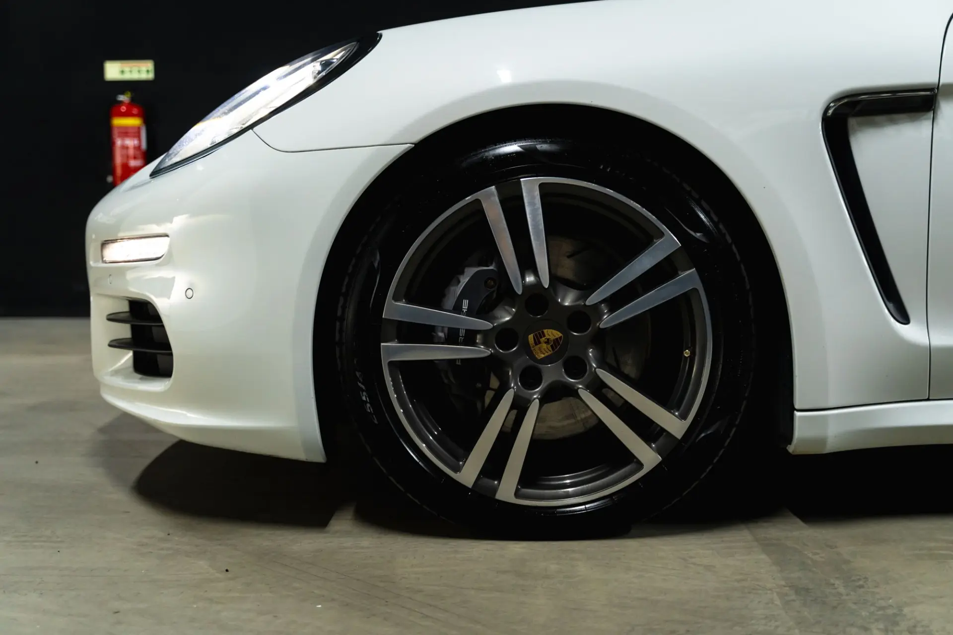 Porsche Panamera Standard 5