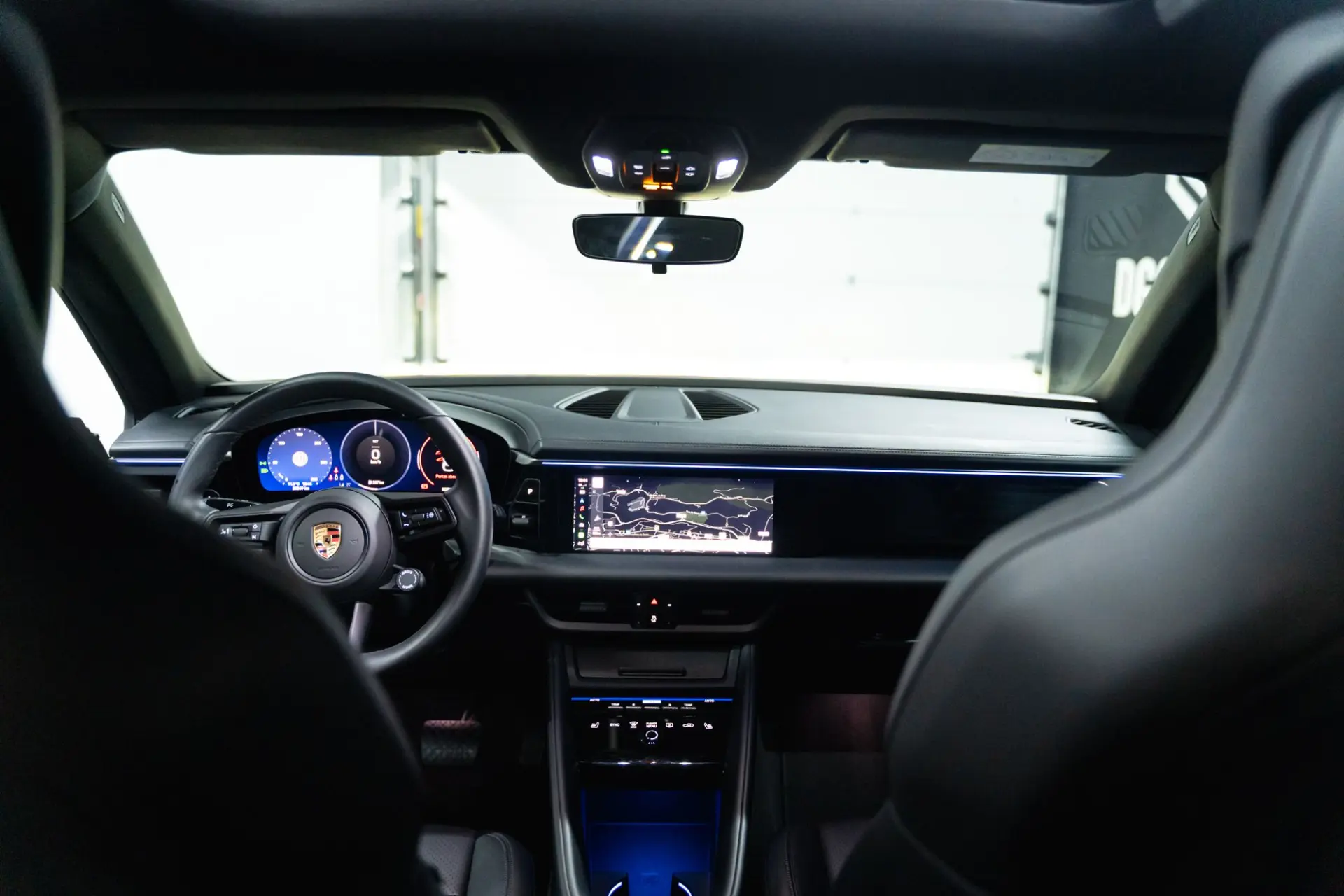 Porsche Macan Electric 4 26