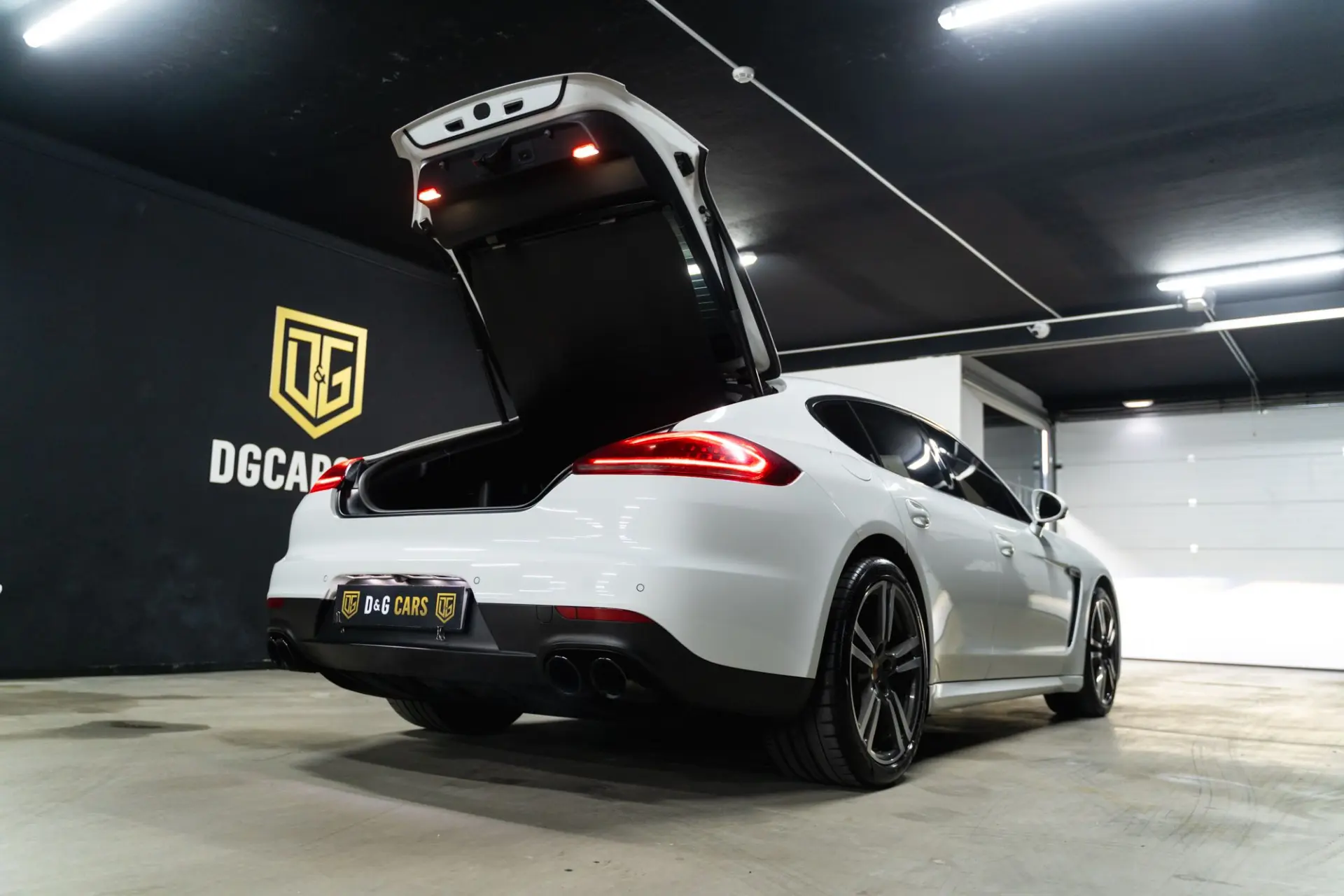 Porsche Panamera Standard 10