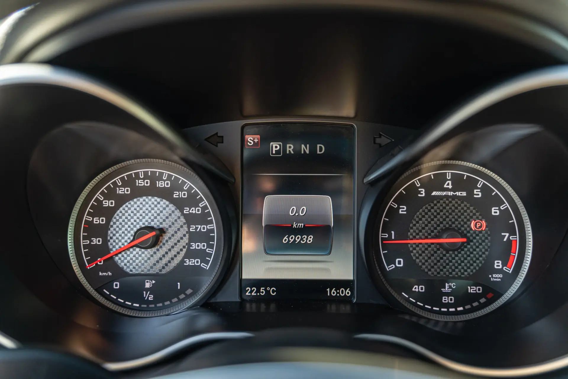 Mercedes-Benz AMG GT Speedshift 7G-DCT 9