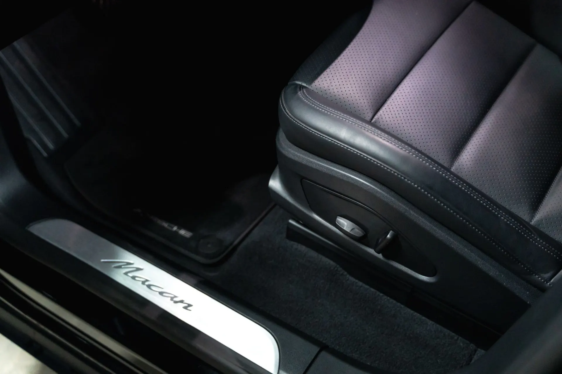 Porsche Macan Standard 10