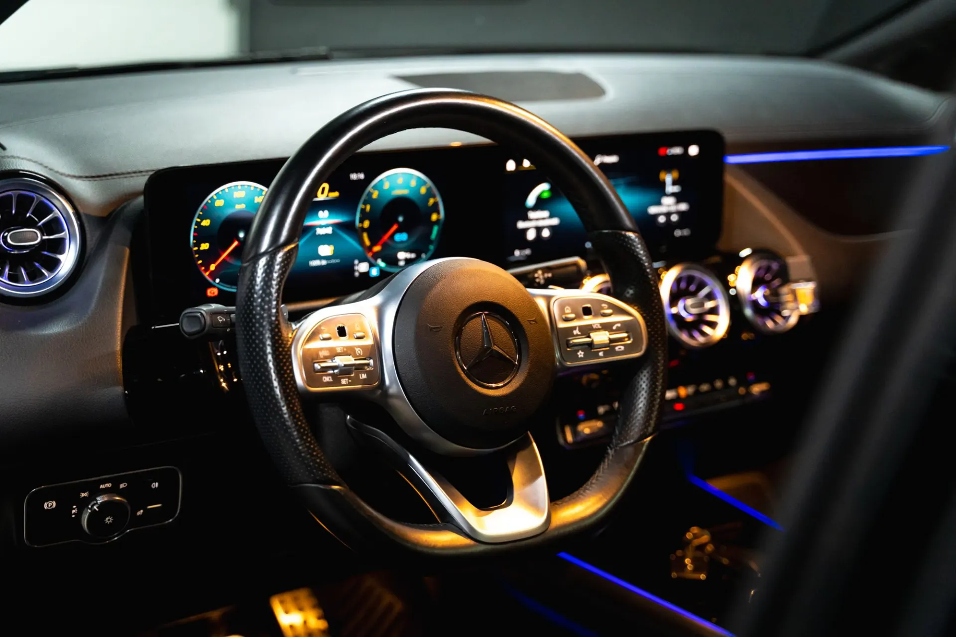 Mercedes-Benz GLA 250 e AMG Line 7