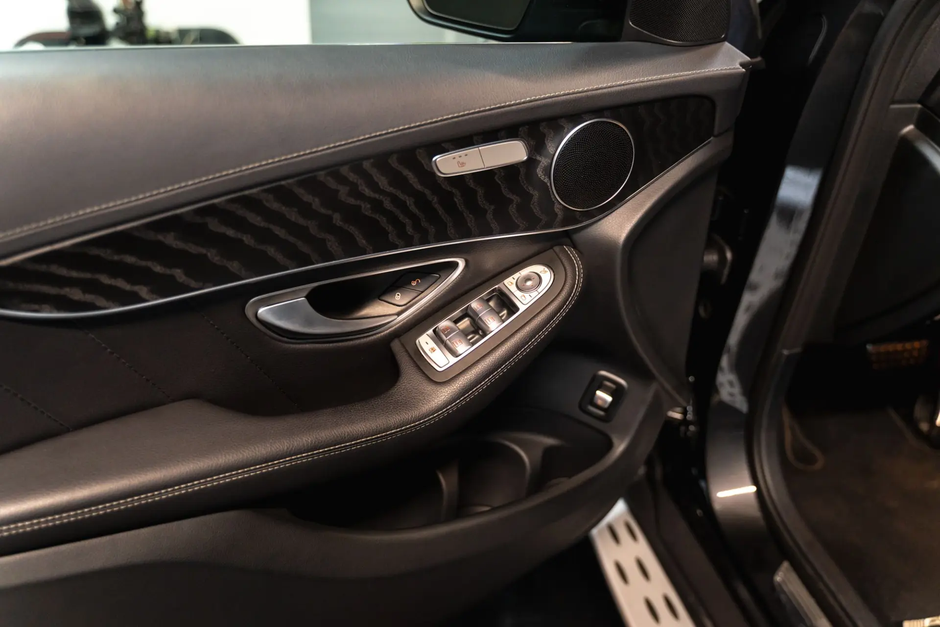 Mercedes-Benz GLC 300 de Coupé 4Matic 7