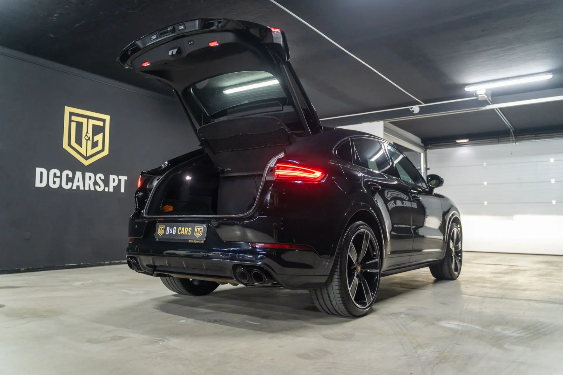 Porsche Cayenne Coupé E-Hybrid 26