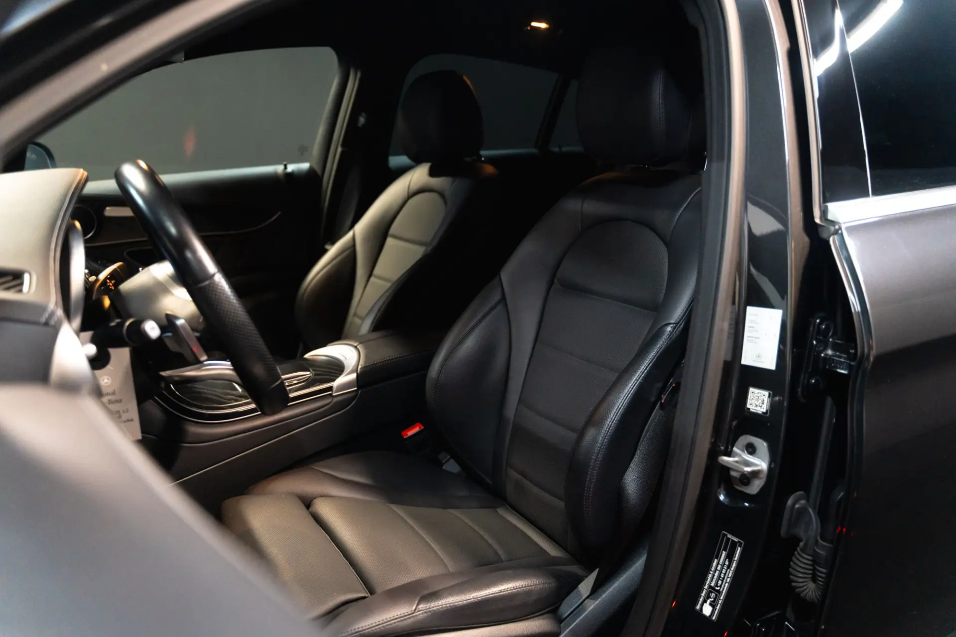 Mercedes-Benz GLC 300 de Coupé 4Matic 10