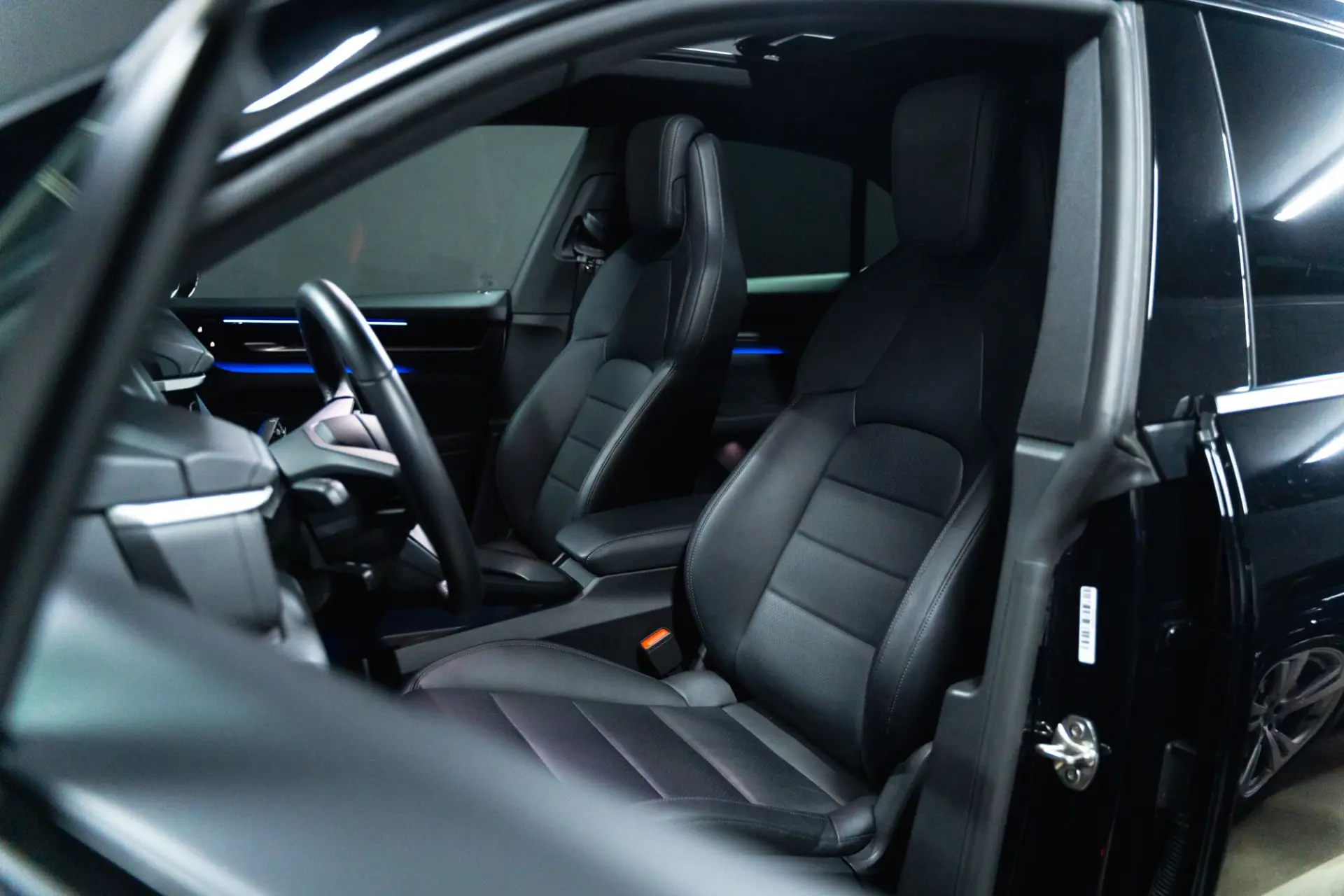 Porsche Macan Electric 4 23