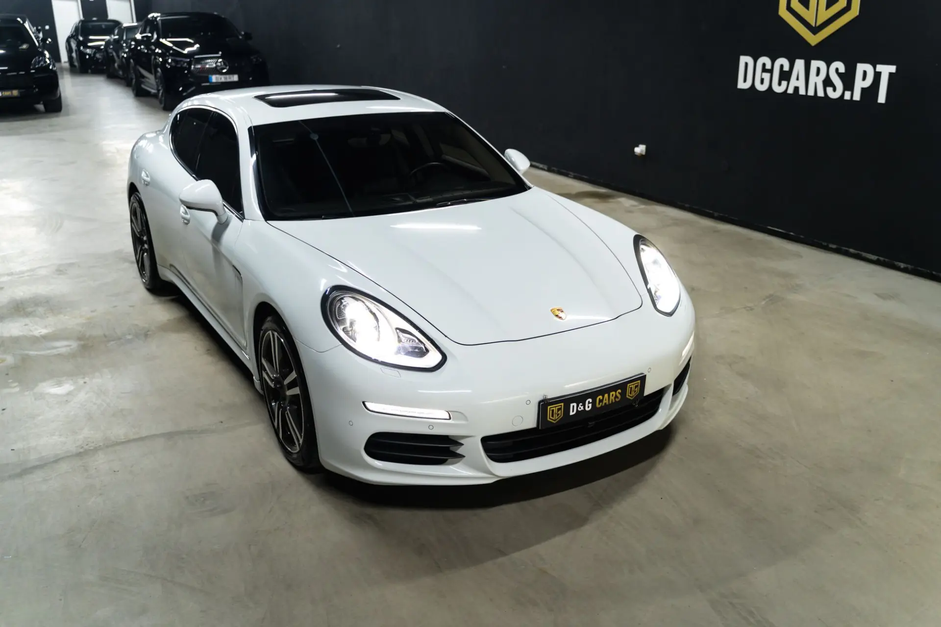 Porsche Panamera Standard 3