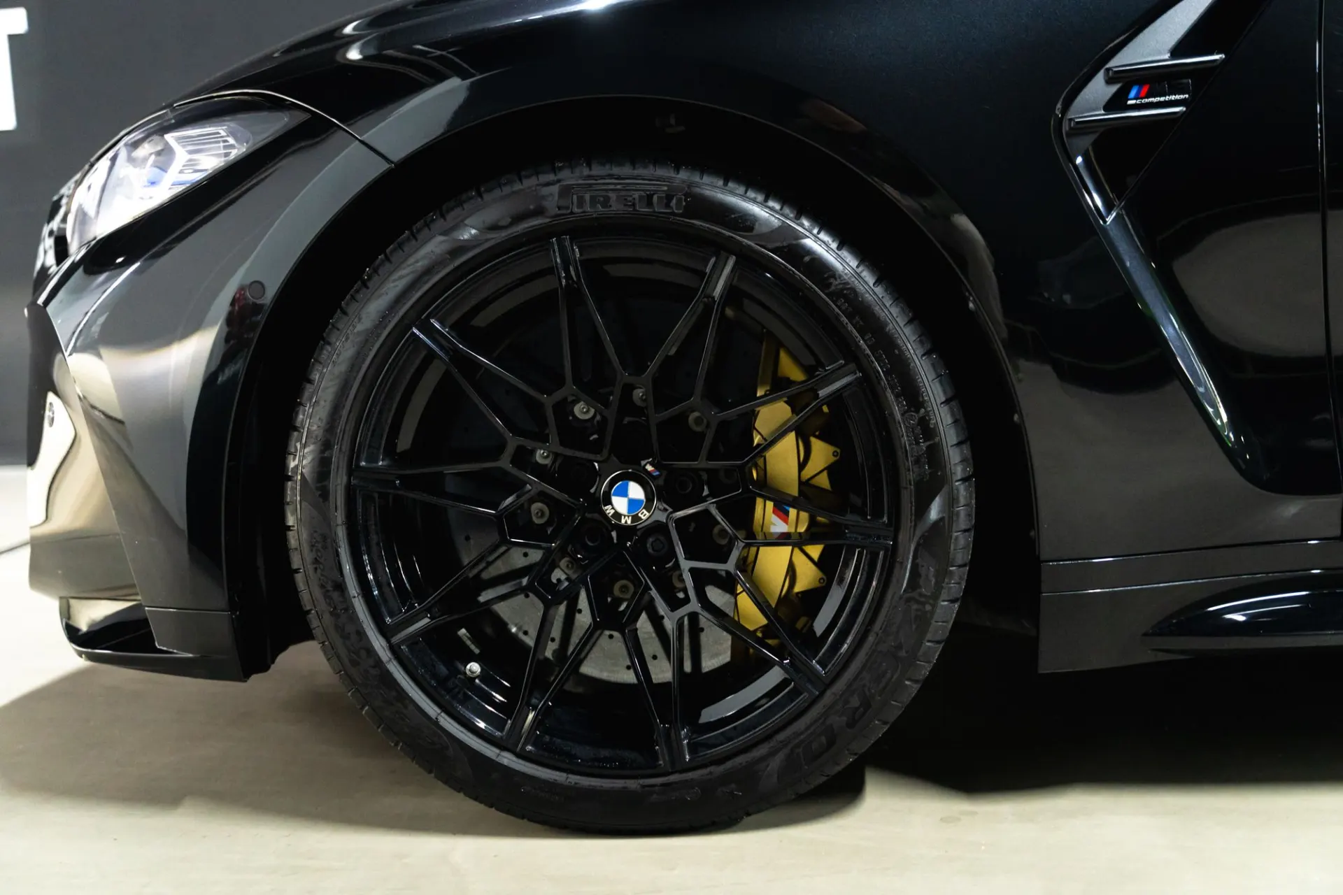 BMW M3 Competition xDrive 2