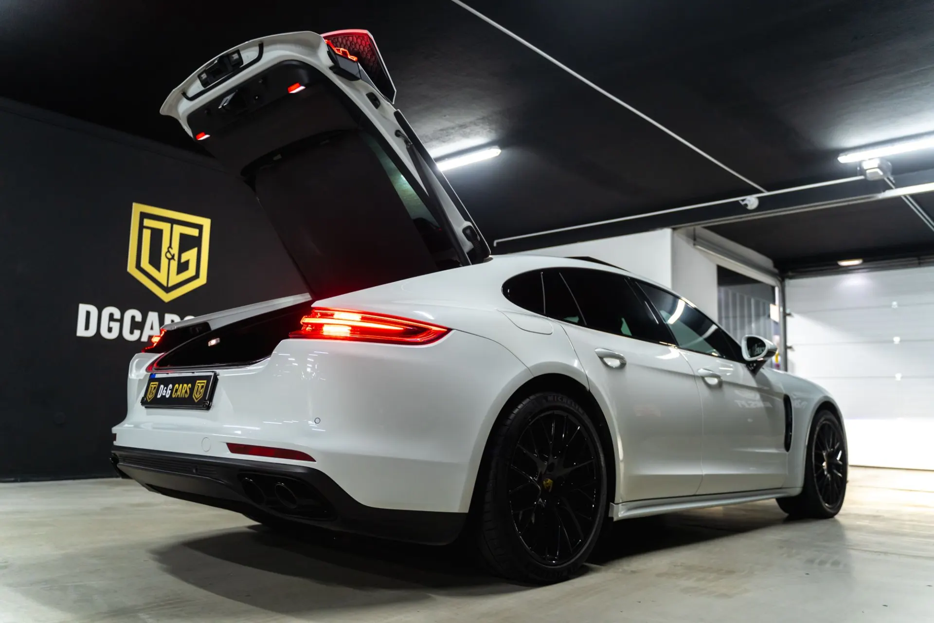 Porsche Panamera 4 S 23